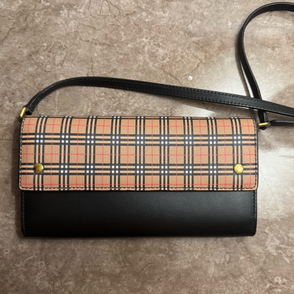 Authentic Burberry Vintage Check Leather Crossbody Bag – Like New